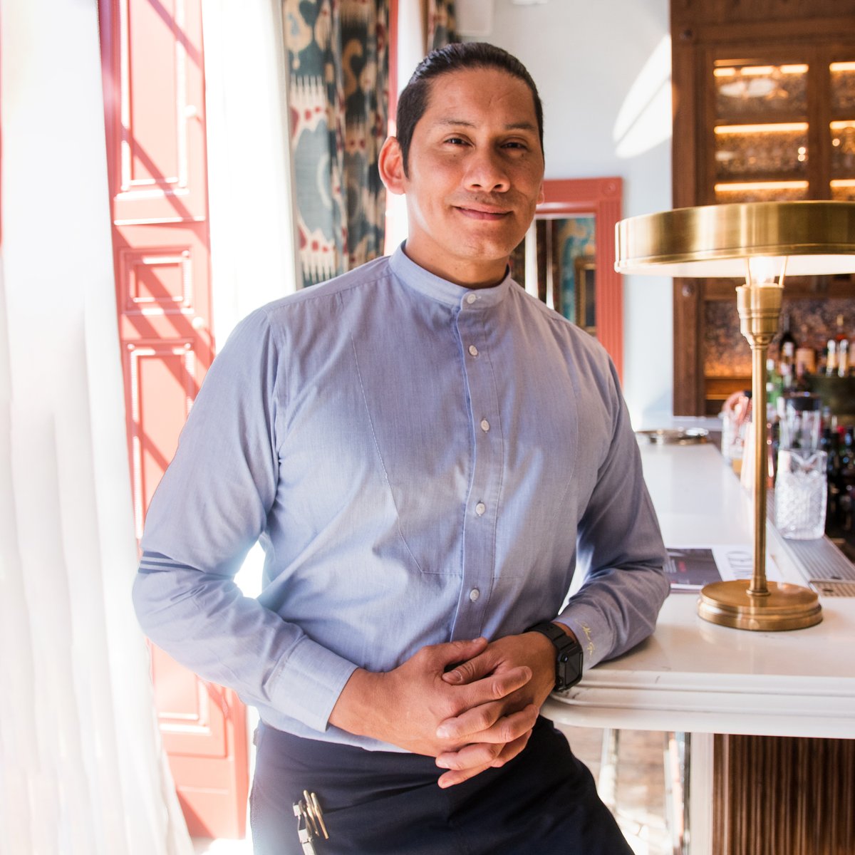 FieldGrey's tweet photo. HOME GROWN / We photographed Peruvian Barista Jose as part of our portrait series at Home Grown, the private member’s club for entrepreneurs in London.  Jose told us his own style is ‘relaxed’ and he always wears denim, so he really likes his Home Grown uniform. https://t.co/3UUArz2AI6