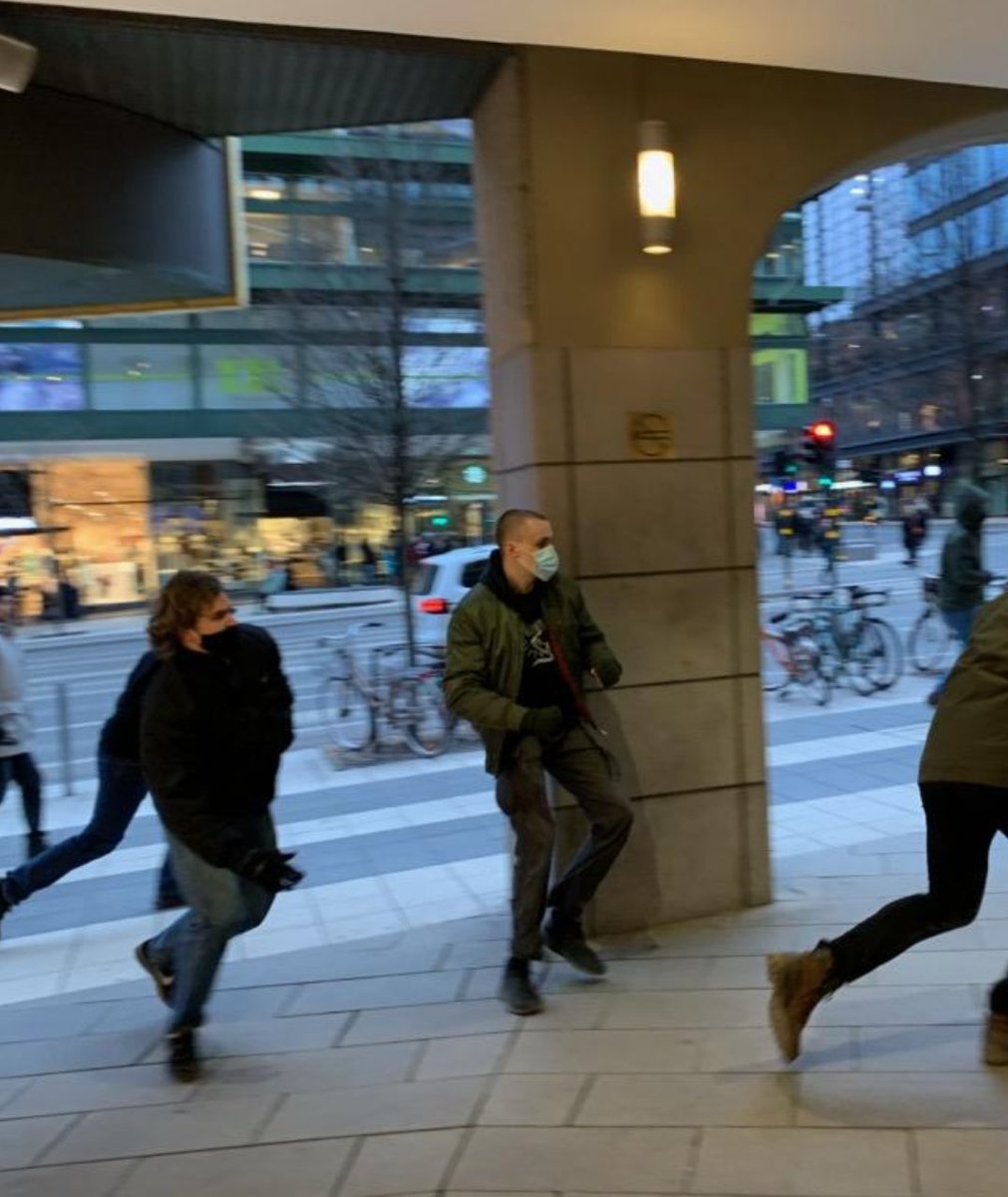 SthlmAfa's tweet photo. Har någon sett vår kamrat? #antifa
@afaskane @afauppsala @afagbg @Afa_Lund https://t.co/JrLs50zLw2