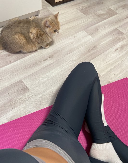 I'm training today 💪🏻💪🏻 and you?? https://t.co/Ok1UdkitFN