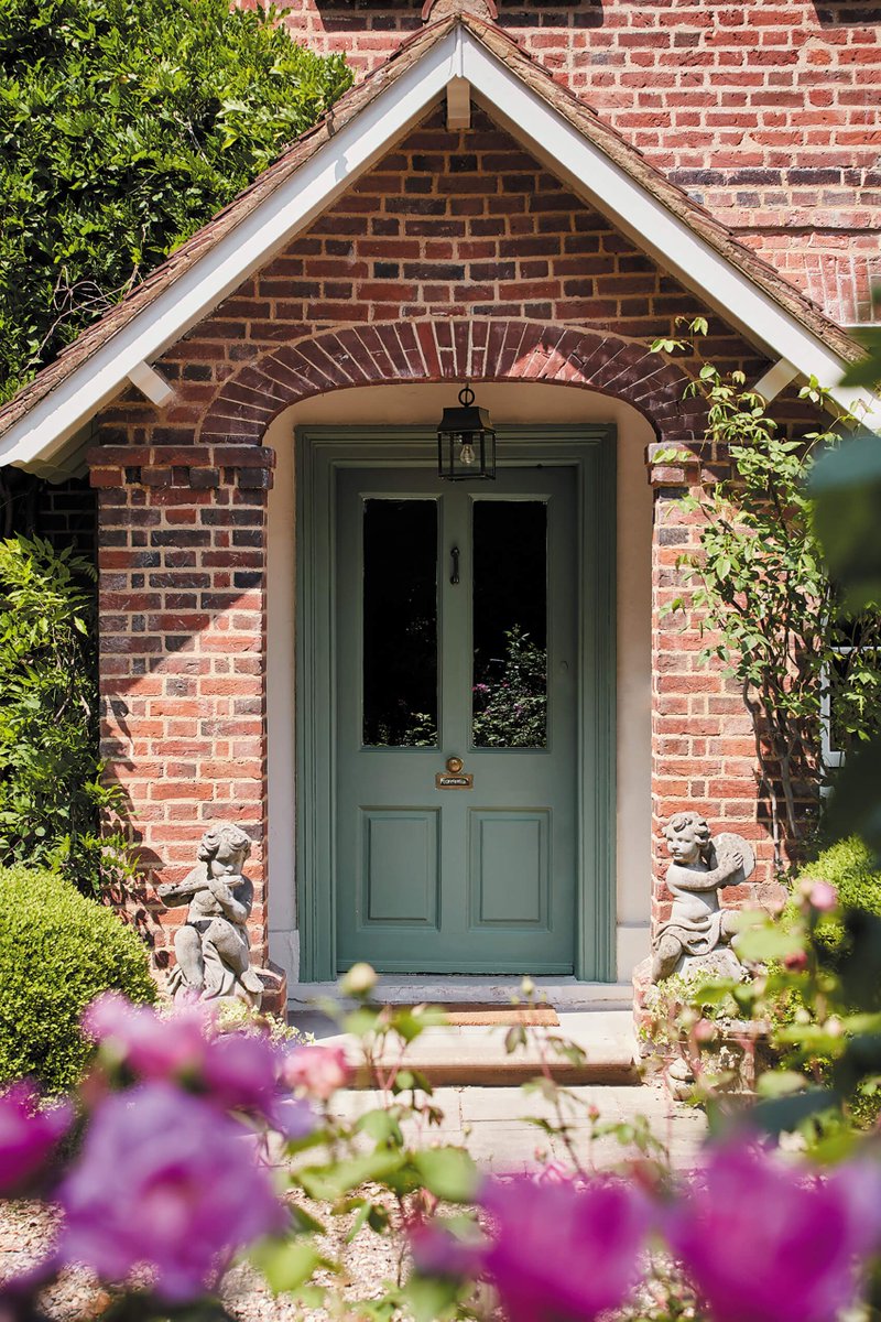 Fabrics & Interiors tweet media