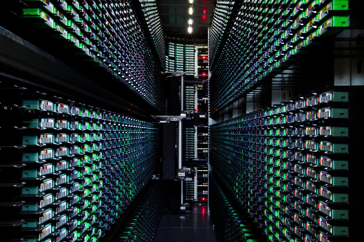 Migrare carichi di lavoro <a href="/VMware/">VMware</a> in modo nativo su #GoogleCloud ti consente di:

👉 eseguire il provisioning di un ambiente VMware in pochi minuti
👉 estrarre insight intelligenti dai tuoi dati esistenti con i servizi nativi

... E molto altro⬇️
goo.gle/318nWY5