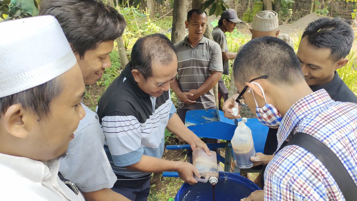 Syawaludin3687's tweet photo. Alhamdulillah, turunan dr jamu bumi sdh di turunkan di lumbung bumi JATIM
Satu satu naik kelas, utk kemandirian dan kesejahteraan petani
Belajar dan terus berjamaah utk mendapatkan sesuatu yang terbaik dlm kebaikan agar menjadi orang beruntung
#PS200 #JamuBumi https://t.co/6MZaunpoID