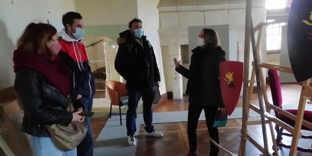 GourinLuc's tweet photo. Temps de découverte du #chateau et de #hôteldieu ce matin à @baugeenanjou avec un groupe d'instagramer https://t.co/JtsRSsOzSh