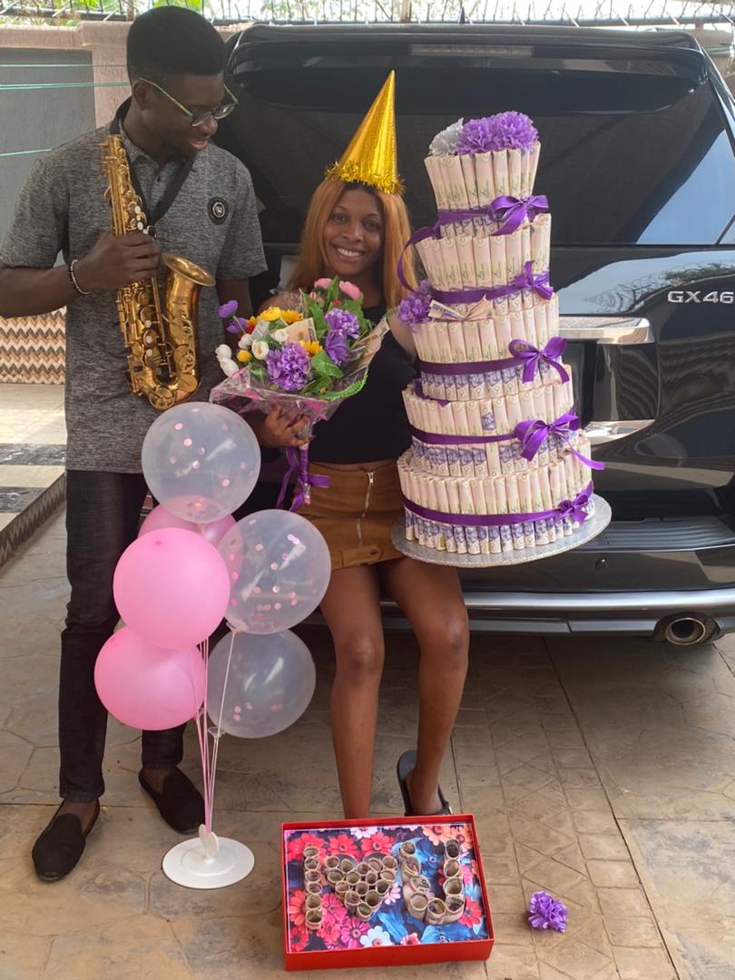 Ericayosax's tweet photo. @fizzygold happy birthday🎂🎉🎉🎉🎊🎊🎊🎉🎉 more money in your bank account and with good health https://t.co/MGaep3fXMV
