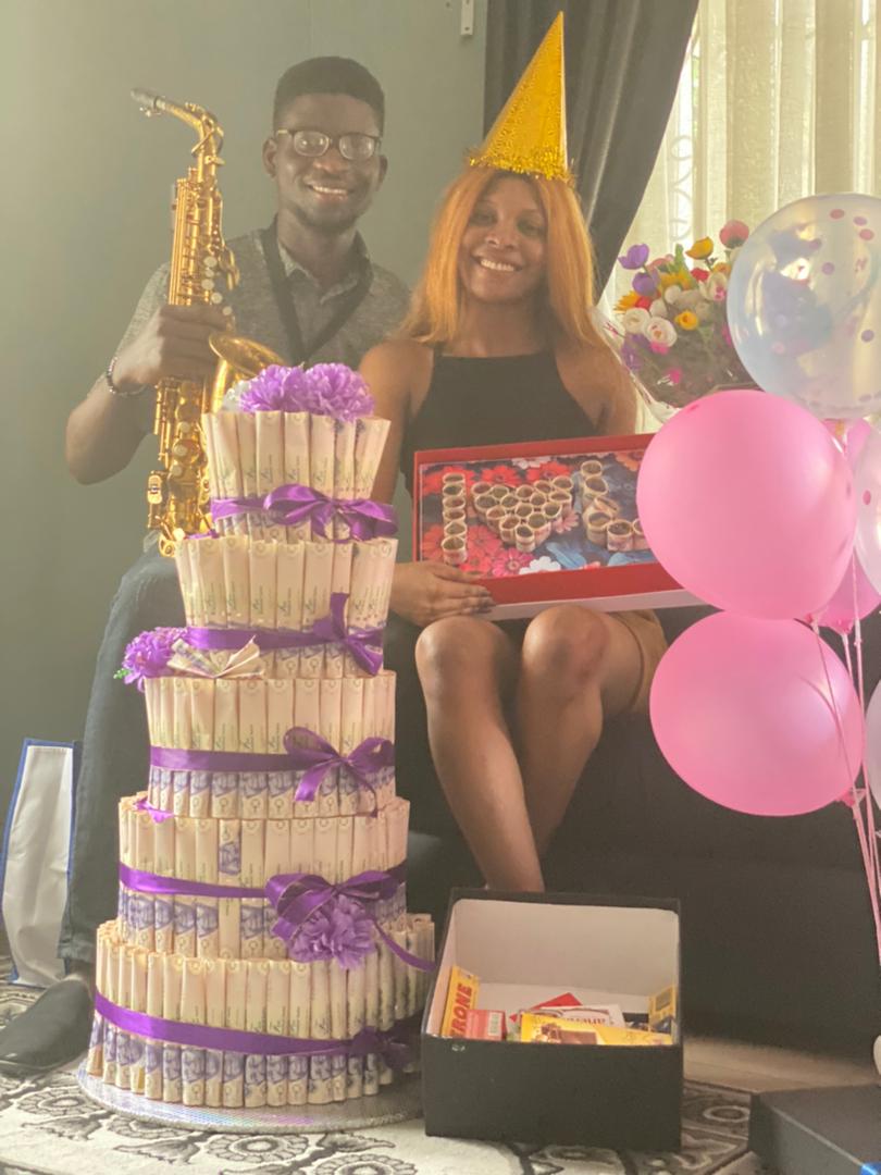 Ericayosax's tweet photo. @fizzygold happy birthday🎂🎉🎉🎉🎊🎊🎊🎉🎉 more money in your bank account and with good health https://t.co/MGaep3fXMV
