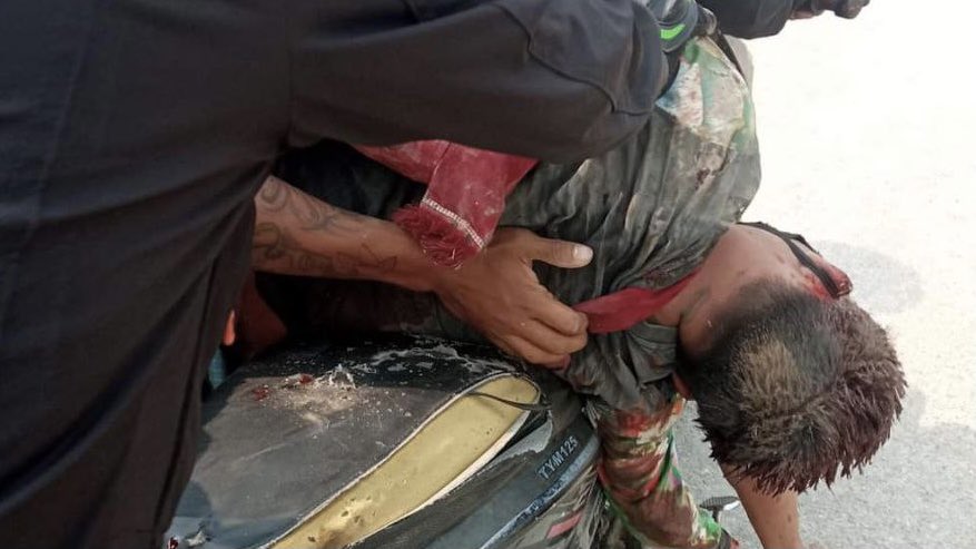#Mar22Coup Mandalay. Today. 

**Graphic**  ANOTHER HEADSHOT by SAC Junta forces. 

#WhatHappneningInMyanmar #Myanmar