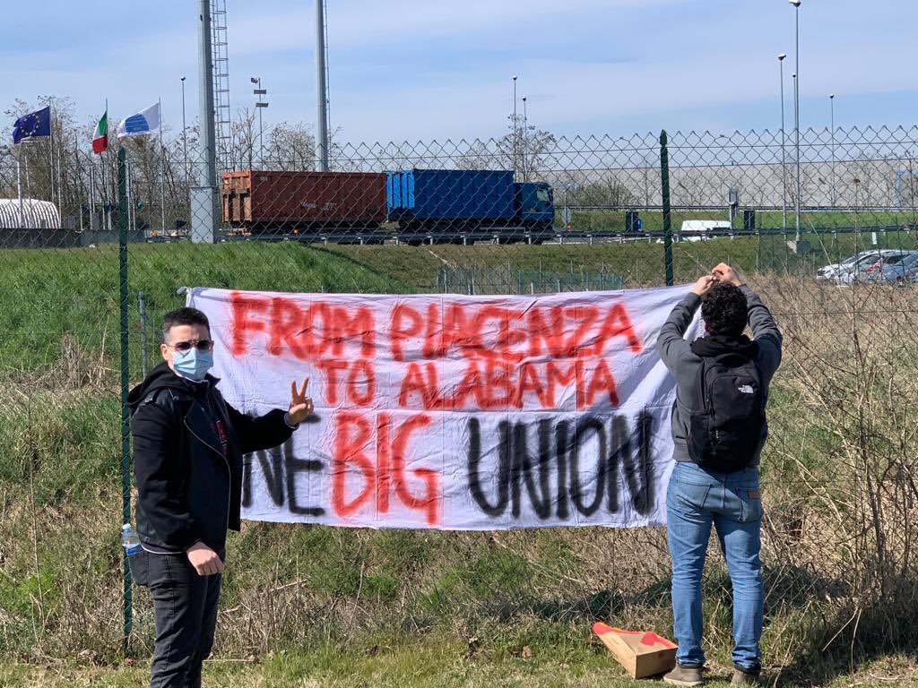 uniglobalunion's tweet photo. 🇮🇹from 🇺🇸 Piacenza 🇮🇹 to Alabama🇺🇸

       🇮🇹ONE 🇺🇸BIG 🇮🇹UNION🇺🇸

#1U #BamazonUnion #MakeHistory #WhiteMondays #StrikeHard https://t.co/Tu164y5MdX