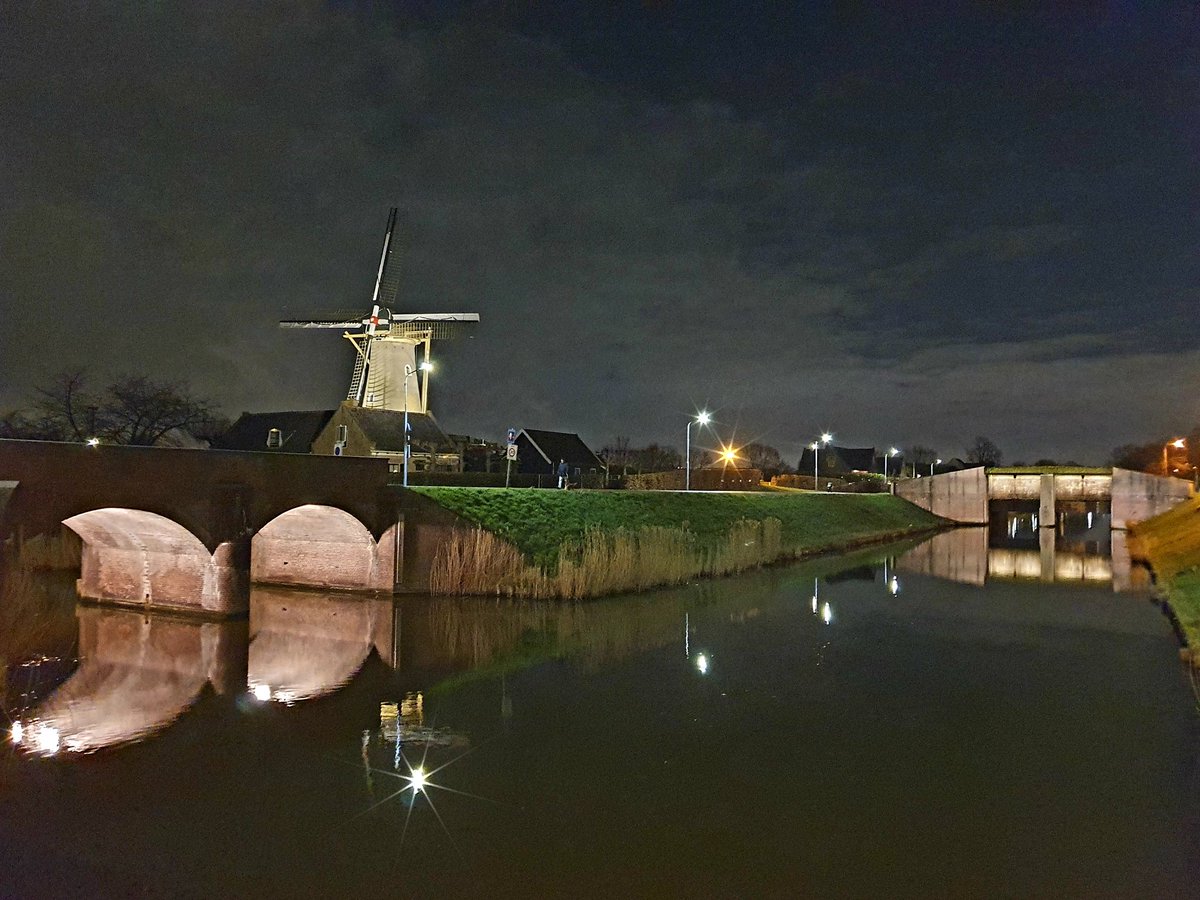 Memories.... een avondwandeling #spertijd #avondklok #molen #hoofddorp #eersteling #opdefiets