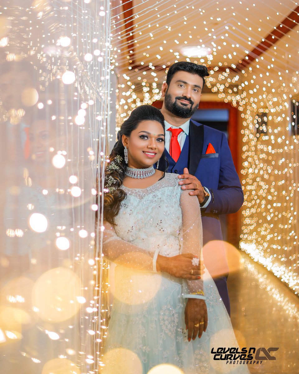 PhotographyLnc's tweet photo. A gesture of promise, that you would always find me as your back. 👩‍❤️‍👨

Love floats its way.🧡

Have a wedding coming up? Then Contact us @8973707370 or DM for enquiries

#receptionwedding #wedding #weddingphotography #tamilreception #tamilreceptionbride #tamilreceptionlook https://t.co/Ze7vWCo4Pd
