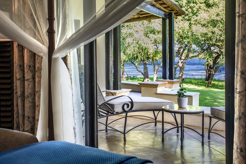 Experience the luxury of Anantara family escapes in an African paradise with our interleading Deluxe Corner room and Livingstone Suite.

See more here mhg.to/1k9jd.

#anantarahotels #exploremore #tryzambia