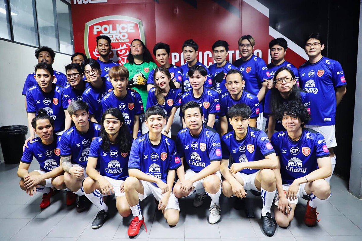 teromusicth's tweet photo. ⚽️ภาพบรรยากาศฟุตบอลนัดพิเศษ “นักเตะจาก Police TERO F.C. กับศิลปิน TERO MUSIC“

#policetero
#TeroMusic https://t.co/yDAj2ndLMv