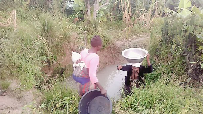 Nuakaa's tweet photo. Today is world water day but can everyone boast of access to potable drinking water? Support #Lablekcommunity have access to clean water
@USinNigeria 
@USAID 
@WaterAidNigeria 
@Jnwamson https://t.co/RfMYYMuB8J