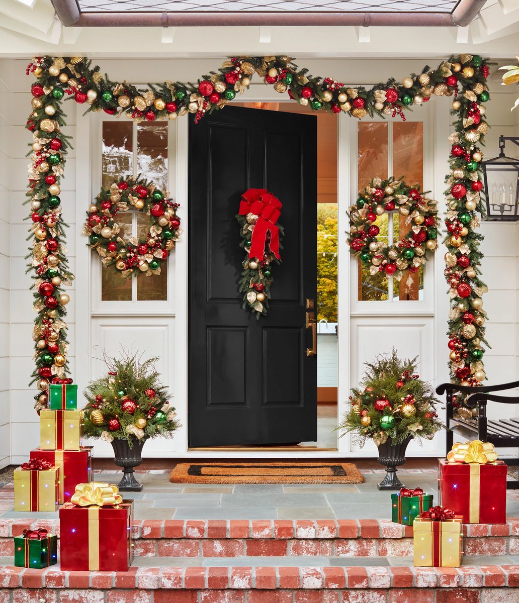 BalsamHillAU's tweet photo. A size guide on which Balsam Hill wreath to choose for your home: https://t.co/7lsrJImDSl
Under 60 cm.: Best for standard-size front doors. You can even hang 2 wreaths of this size if it suits your preference. (1/3) #WreathTutorial https://t.co/wwpW6rwHhq
