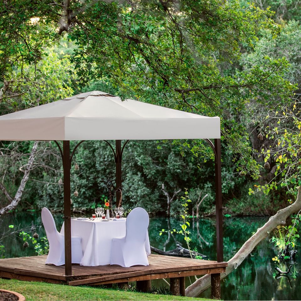 Tag the person you would dine here with

#avanivictoriafalls #zambia #destinationlivingstone