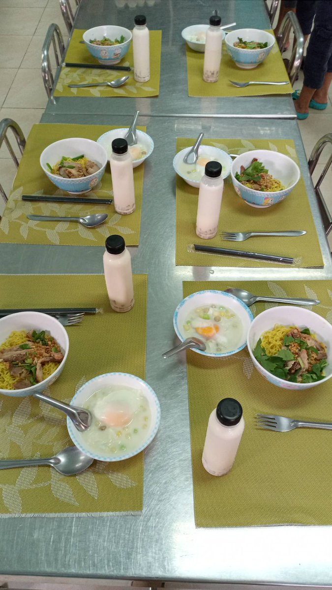 mewnichbnk48_'s tweet photo. เก็บตก ภาพบรรยากาศ การเลี้ยงอาหารเด็ก Part 2
ขอบคุณอีกครั้งนะ ❤
"น้องๆอิ่มท้อง เราก็อิ่มใจ" ✌
ปล.รูปภายในห้องอาหาร จากเจ้าหน้าที่ที่ดูแล
#BNK48
#MewnichBNK48
#19thBirthdayMNPrincess https://t.co/TrorcD2ai5