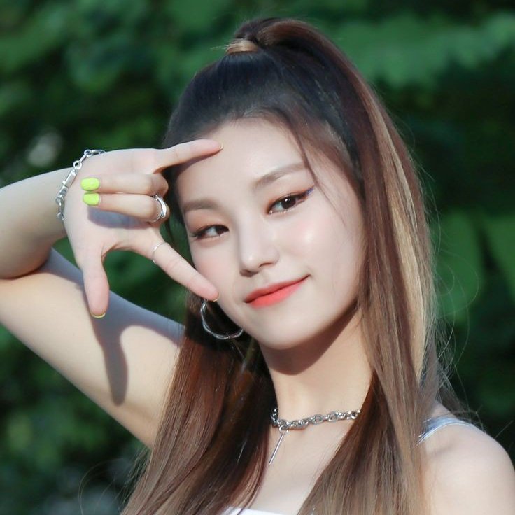 Hallo,I'm Azzalya, panggil aja Alya

Mutualan? RT or like
Fambest? dm sy
#roleplayerindonesia #roleplayer #rpindonesia #mutualan #rpwindonesia