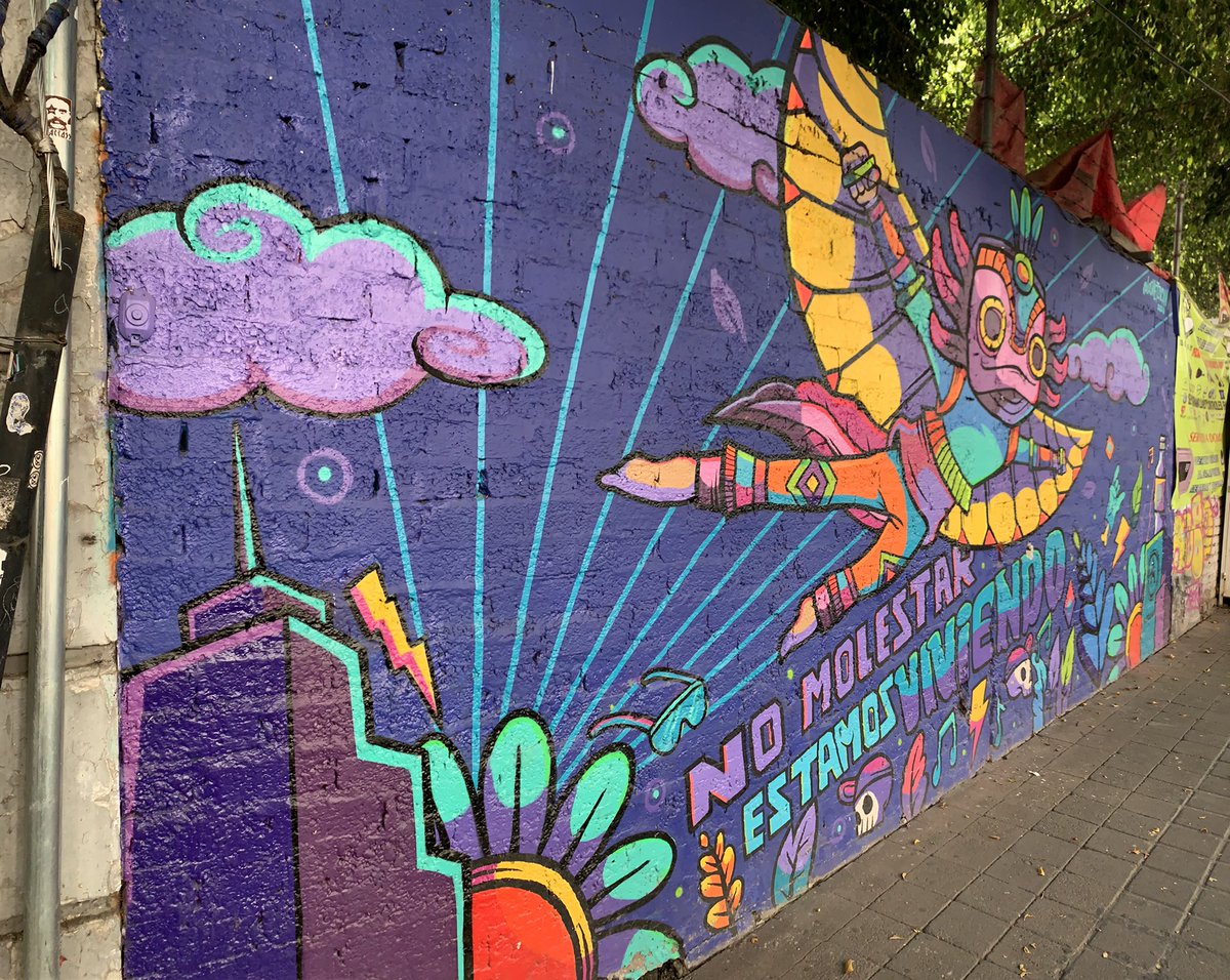 batcandytattoo's tweet photo. En la pared de un estacionamiento donde se hacen bazares chilos #muralcdmx https://t.co/ETbp8i4Qhy