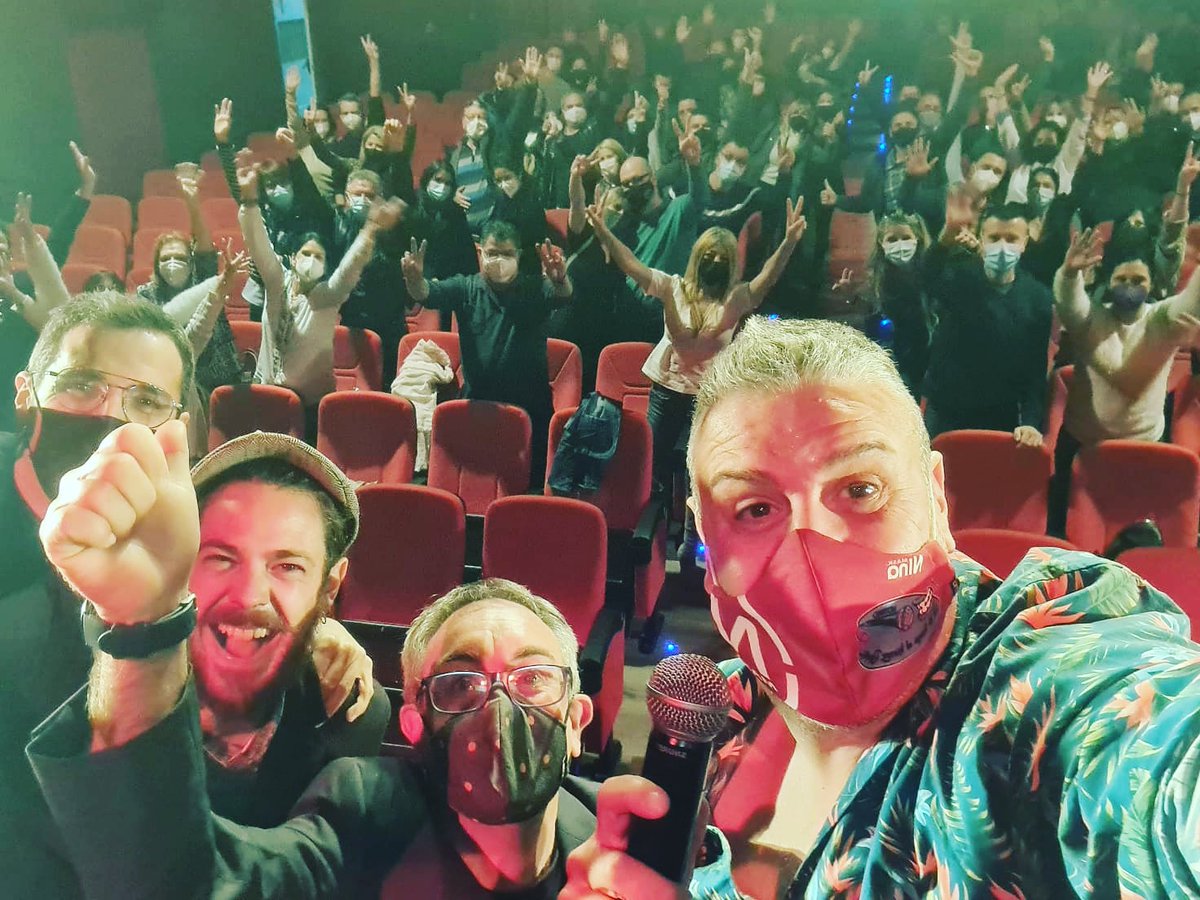 bydaviddomingue's tweet photo. GRACIAS @teatroflumen
GRACIAS #Valencia
otra vez.
.
#che #valencia #risa #humor #elpoderdelarisa #elpoderdelhumor
#cheapellidos #reir #monologo #apellidoavalencianos #risas #risa #show #espectaculo #culturasegura #stanupcomedy #monologos #monologo #monologueando #humorista https://t.co/Jj5zRDrfV9