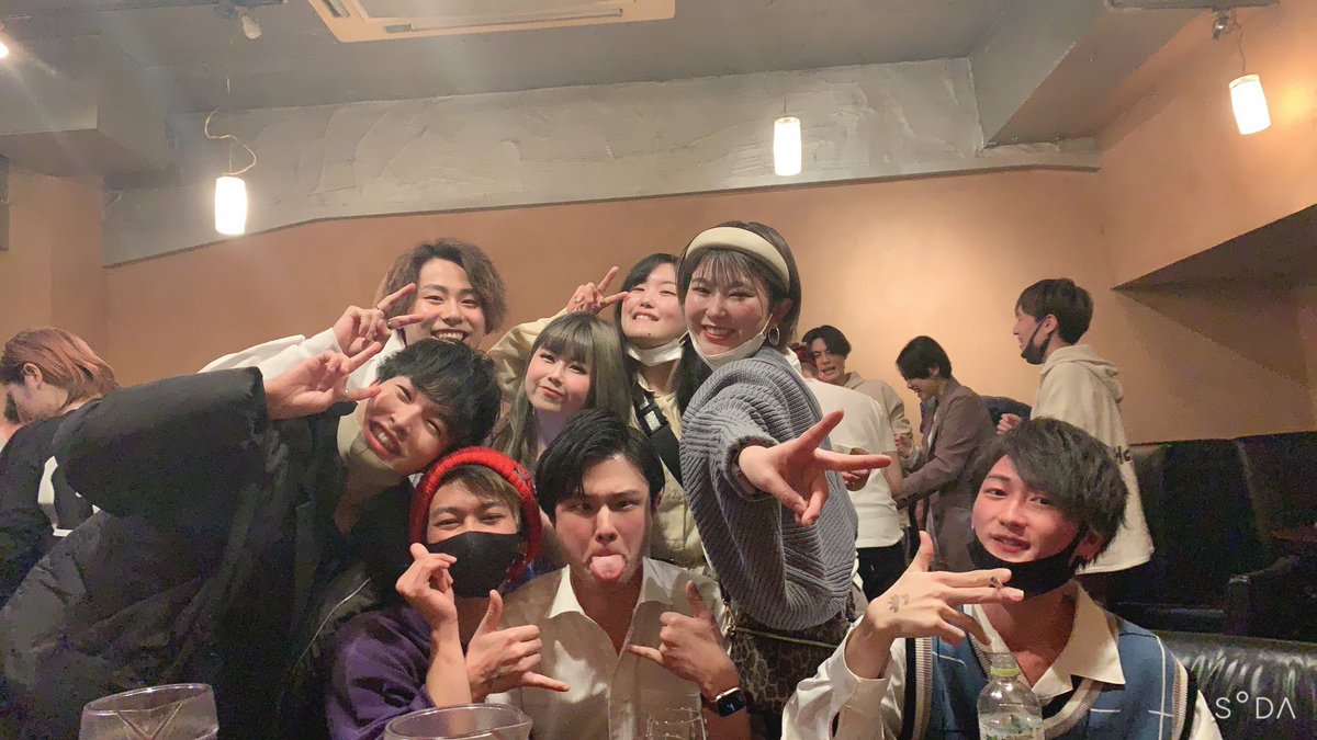 Alike_inkare's tweet photo. 🔥Alike 2nd イベント情報🔥

日時　3月27日(土曜)
時間　18時〜21時
場所　新宿のBAR

新歓の時期がやってきました🌸
Alikeが大学生の出会いの場、酒の場を提��します😂
みんなで乾杯しましょう🍻
参加希望の方は公式LINEまで→💌

#インカレ #イベント #Alike #飲み会 #大学生と繋がりたい #酒 https://t.co/Vaf7i7VsKO