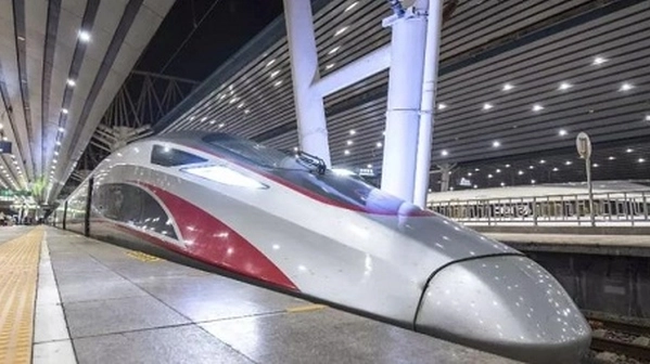 SaveATrain's tweet photo. Magnificent view can also be indoor - https://t.co/NJeUtcOKHi #chinarailways #crrc #trainstation #centraal #gare #hauptbahnhof #trainstation #nationalrailways#urumqi #xian #highspeedline https://t.co/2KVDPHAvAI