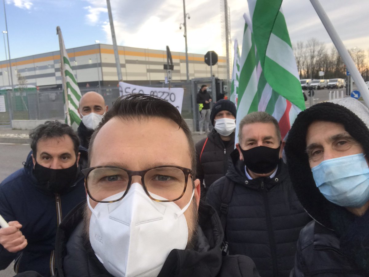 xsemprepace's tweet photo. Oggi 22 Marzo  #sciopero generale di 24 ore dei dipendenti #amazon  #presidio Burago di Molgora @FitLombardia @FitCisl https://t.co/VHjHFBwOfn
