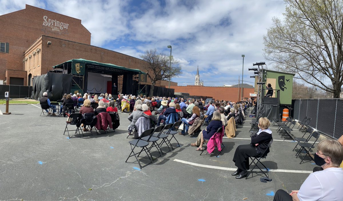 SpringerTheatre's tweet photo. It’s a beautiful day for Singin’ in the Rain! #foreverspringer https://t.co/xRigfSS9JI