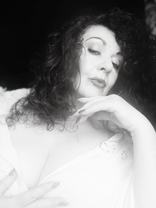 Miei carissimi amici vi aspetto su onlyfans e vi amo ❤️❤️❤️ #amici #cari #friends #amis #amour #love<a href="/tag/selfie"class="tags"><span>#selfie</span></a><a href="/tag/love"class="tags"><span>#love</span></a><a href="/tag/friends"class="tags"><span>#friends</span></a><a href="/tag/beautiful"class="tags"><span>#beautiful</span></a><a href="/tag/actress"class="tags"><span>#actress</span></a><a href="/tag/sexy"class="tags"><span>#sexy</span></a>