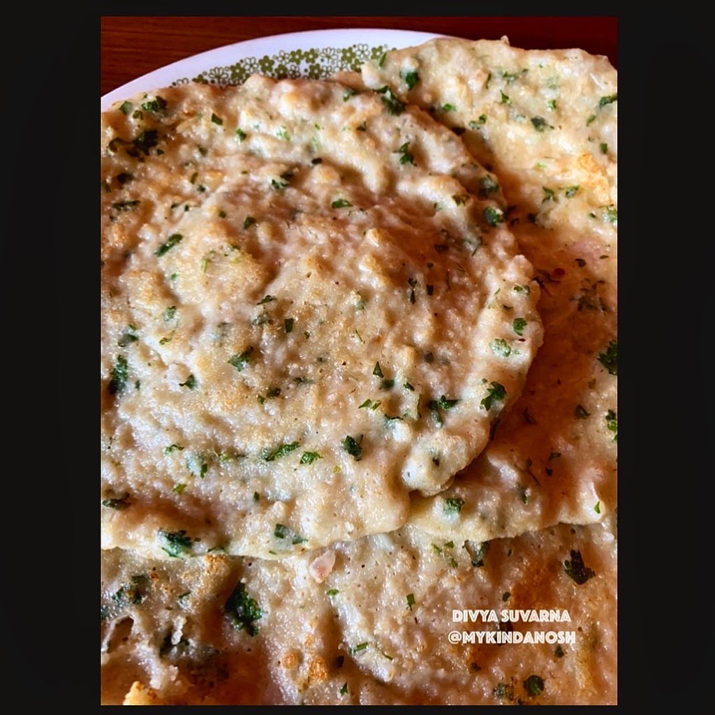 divi93_s's tweet photo. Oat and Scallion Dosas. This is one of my favourite low calorie savoury breakfasts to prepare. It’s super filling and it tastes bomb! 
#oats https://t.co/X1Z0fhBJmE