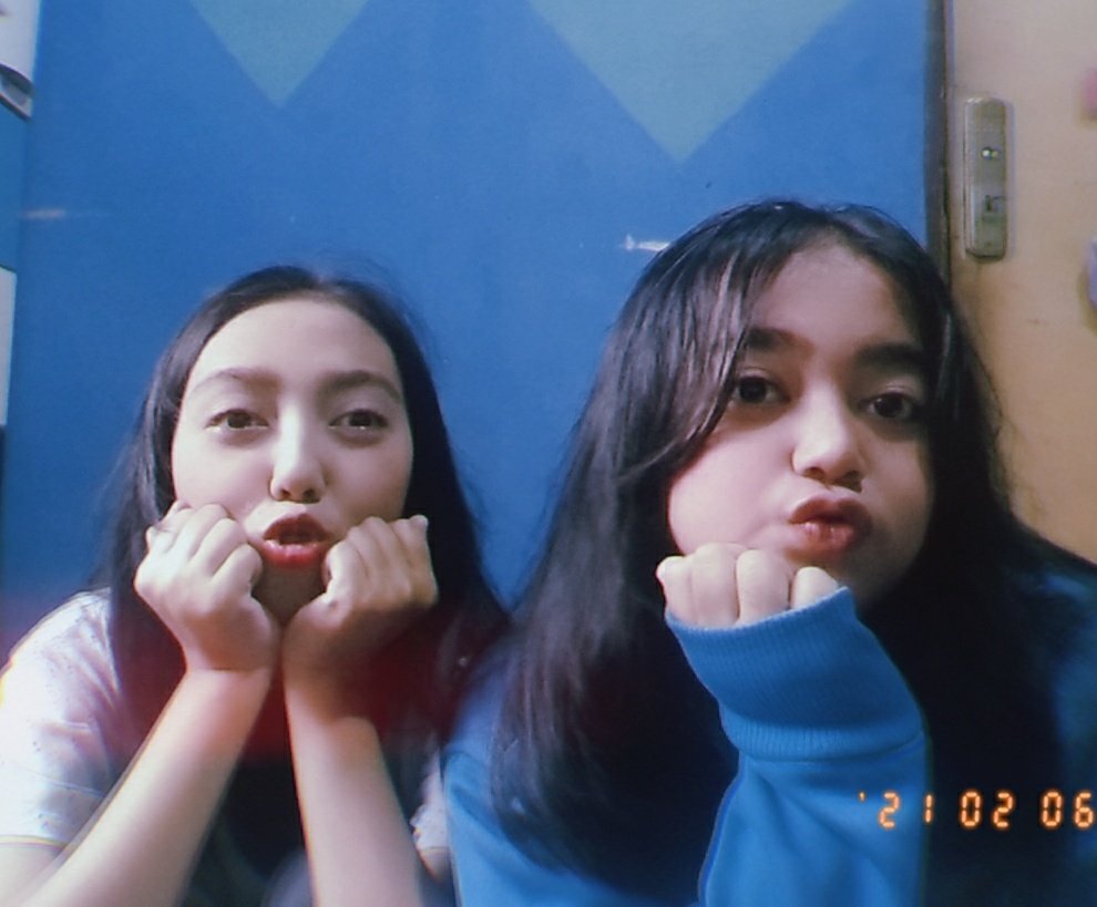 Nana80634864's tweet photo. With chim aunty 🐣 @Chimchi47358721
@geonu___
#GeonuggetsSelcaDay
#StayWithGeonu https://t.co/qLmw1SOguI