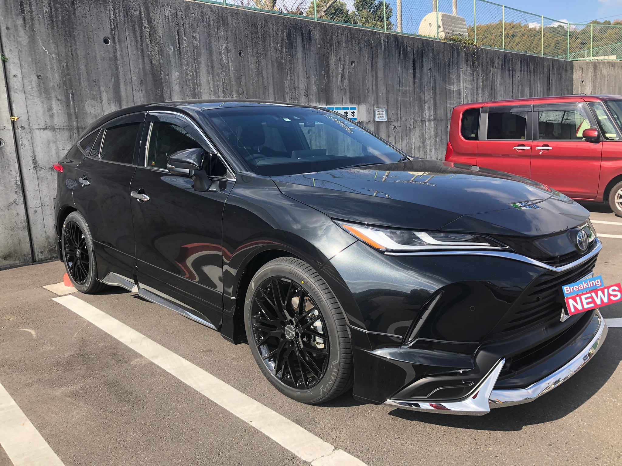 ハリアー80系プレシャスブラックパールエンブレムレスグリル ヨッシー