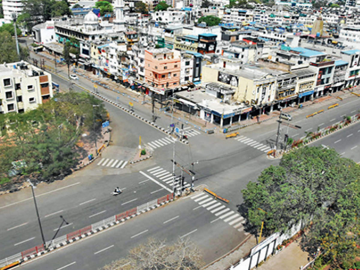timesofindia's tweet photo. Madhya Pradesh: Lockdown total, even milk &amp; medicine shops shut despite relaxation 

https://t.co/8RAy7eARbJ via @TOICitiesNews https://t.co/Uj0iU2ZrR7