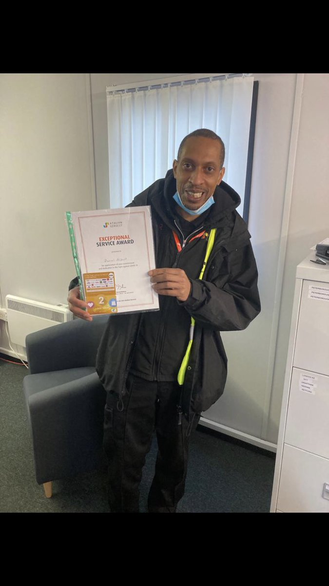 Let’s start Monday with a good news Story, here is Daniel one of our hardworking cleaners @Lner <a href="/AtalianServest/">AtalianServest</a> who has gone above and beyond in his daily duties - well done Daniel