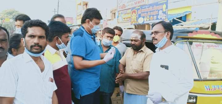 KARTHICKCHANDE1's tweet photo. Same. Day last year we started covid awareness programme in krishnagiri by Rmm district secretary @srinivasansha13
And #RMM soldiers .It is such. Huge awareness program . @mayavarathaan @SudhakarVM @234seconds @Sowmi_here @RajiniSoldiers https://t.co/J2dwaqp7ha
