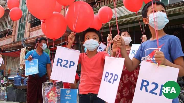 B851997's tweet photo. Launching air balloon protest in Hlaing, Yangon; wrote the letter about unanimously support R2P, UN and condemn violence of terrorists JUNTA.

STRENGTH OF UNITY 
#WhatsHappeningInMyanmar  #Mar22Coup https://t.co/gatpKp7oeA