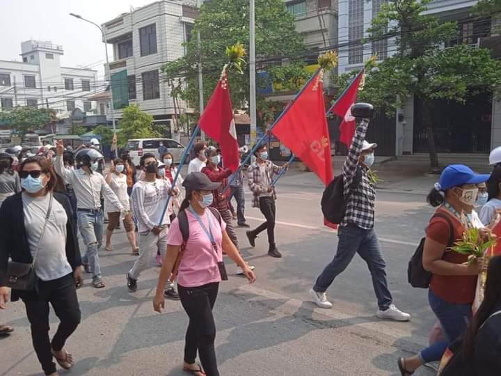 B851997's tweet photo. Today MyaTaung Strike💪
There's nothing to be feared more than living under Min Aung Hlaing and his terrorists!!!
STRENGTH OF UNITY

#WhatsHappeningInMyanmar
#Mar22Coup https://t.co/AEX6L9ZZud
