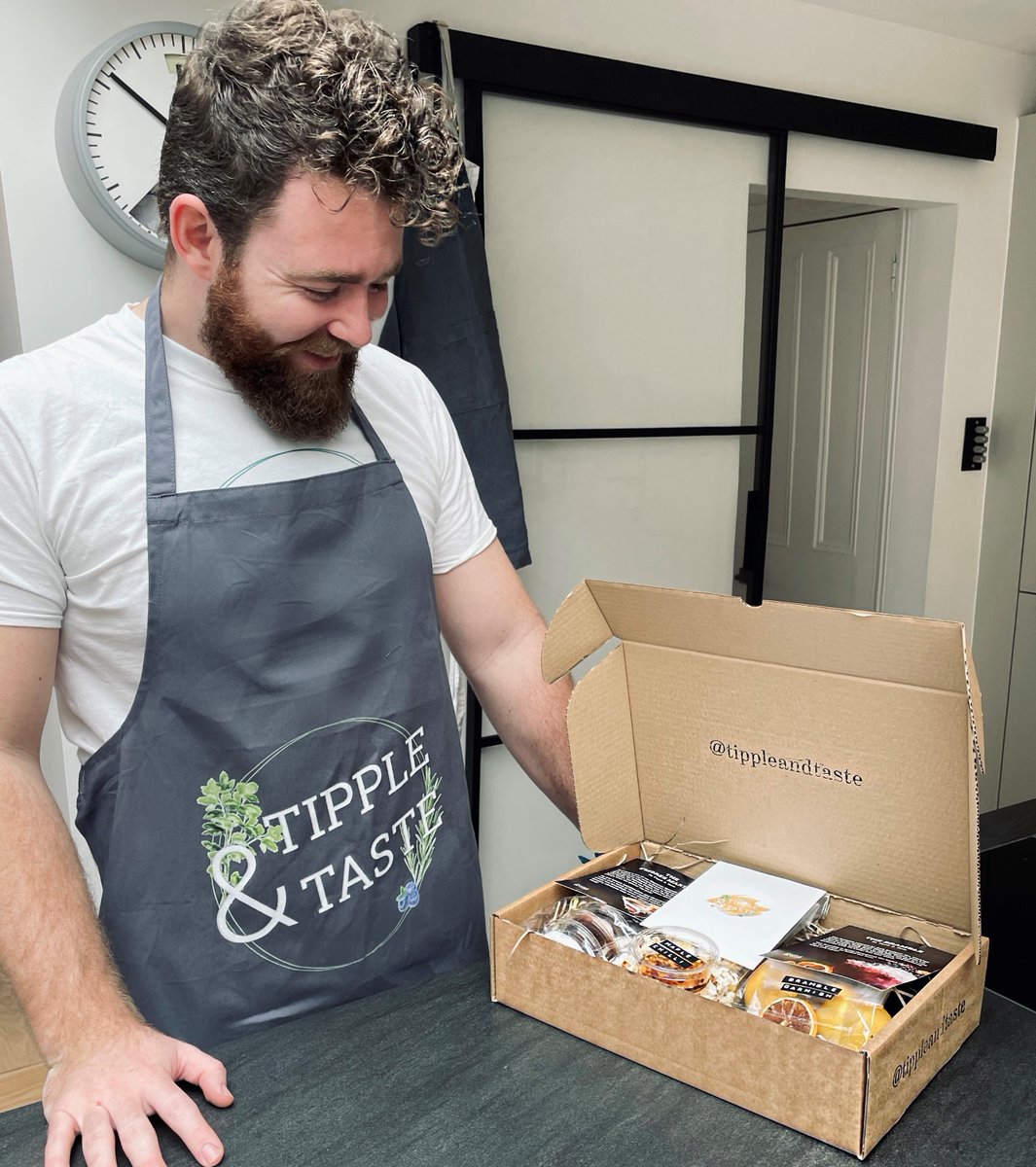 HospAction's tweet photo. Over the past year countless companies have stepped forward to champion our work. Some are established brands whereas others were born out of lockdown & still keen to lend a hand. Learn more & be inspired: https://t.co/xh9tNGNmxc #restokit #radicalblooms #tippleandtaste https://t.co/GJB3gWcFHK