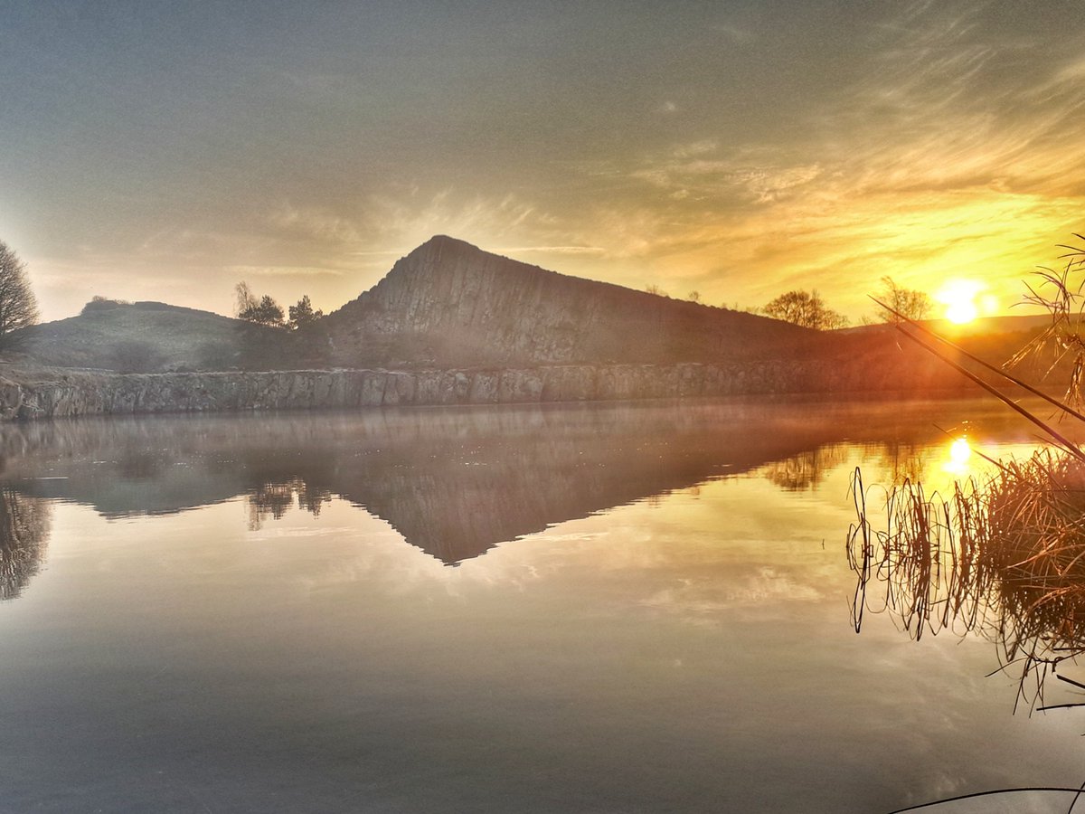 HWpath's tweet photo. Today's theme is sunrise 

#hadrianswall #nationaltrail #OutdoorsIndoors @NlandNP https://t.co/ACuh10qWNN
