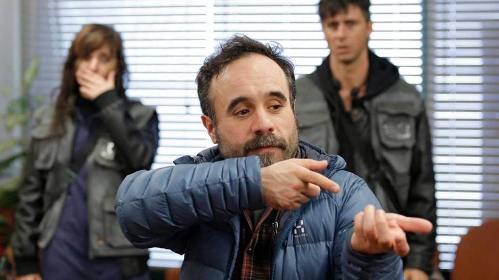 Paco_Cabezas's tweet photo. Hoy en mi Podcast #CasaPaco el gran @KoldoSerra que donde pone el ojo 👁 pone la cámara 🎥 como siempre en casa gran conversación #DeCine https://t.co/6k3G7nKRMU https://t.co/ldRVwL5ZkW