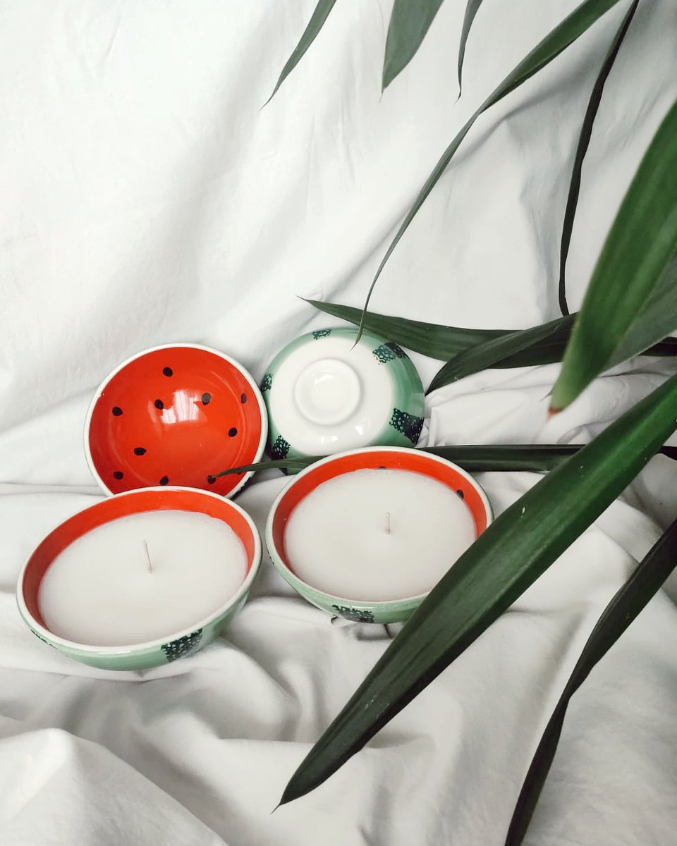 CandleFeminine's tweet photo. Karpuz kabuğu ve Fedon daha denize düşmedi ama bizim raflarımıza düştü🍉 Hem kase karpuzlu hem de aroması❤️ Sizi karpuza boğmaya geldik 🙊
35 lira, link 👇🍉
https://t.co/CNxUYIIe6Z https://t.co/NPAPMlXcHN