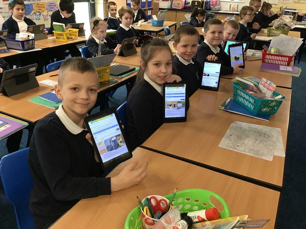 parkacademybost's tweet photo. Zebras class enjoying using the new Learning By Questions software that we are using in the school. It’s a fantastic tool that we can use across all aspects of the children’s learning 😀#learningbyquestions @LbQorg https://t.co/DIWpDchpXO