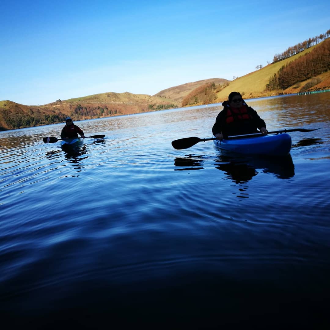 Wow the weather was good at the weekend.  Couldn't think of a better way to enjoy Sunday afternoon than get out on the Llyn Clywedog.
#getoutside #sundayvibes #llynclwedog #independenthostelsuk #wales