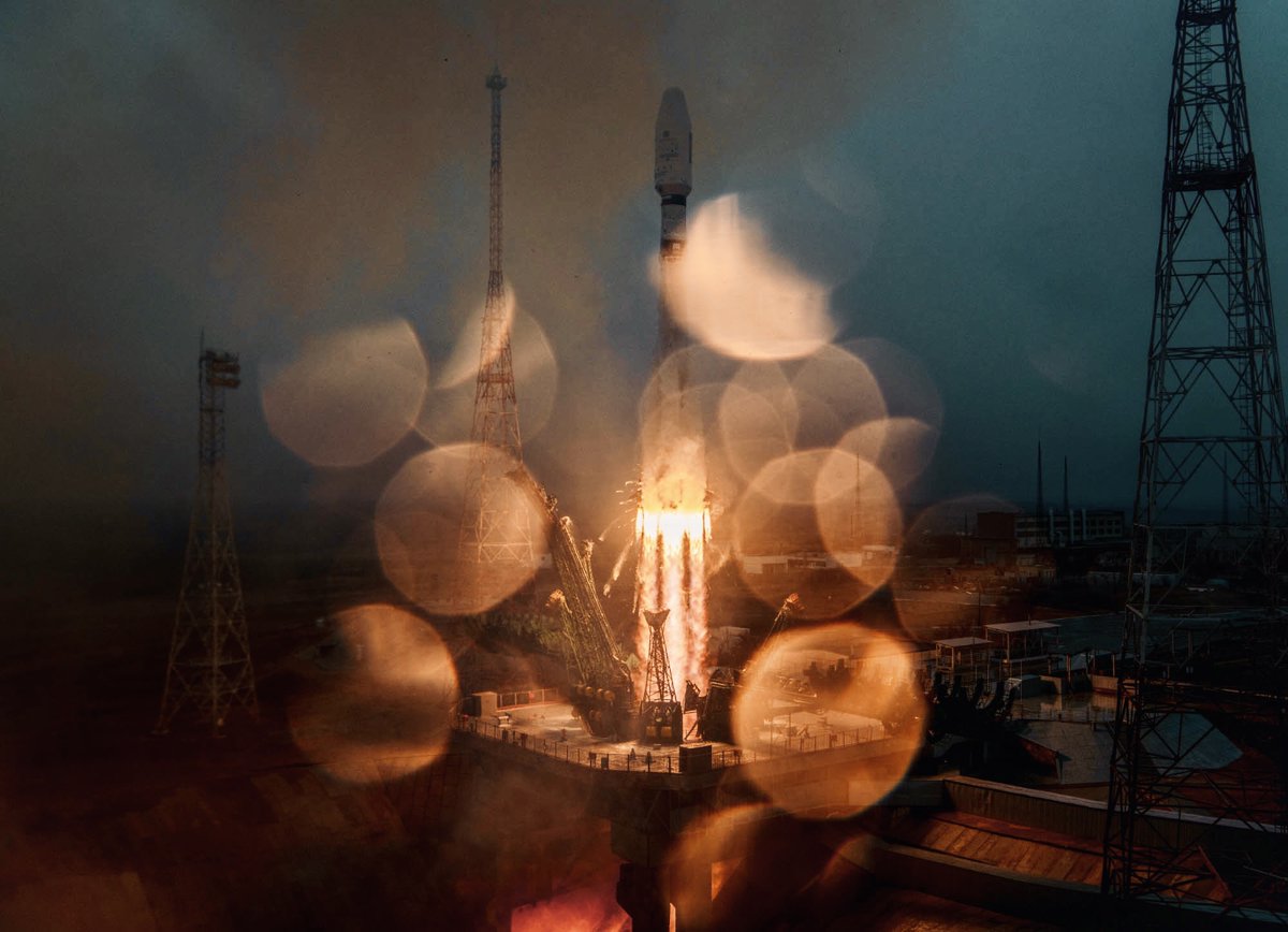 FronteraSpacial's tweet photo. Las mejores imágenes📸 del lanzamiento de la misión #CAS500 a bordo de un cohete #Soyuz 2.1a🚀 desde el cosmódromo de Baikonur.
A bordo iban dos satélites hispanos: #ArduiQube🇦🇷 y #Enxaneta🇪🇸 https://t.co/a2SWnSbOPq