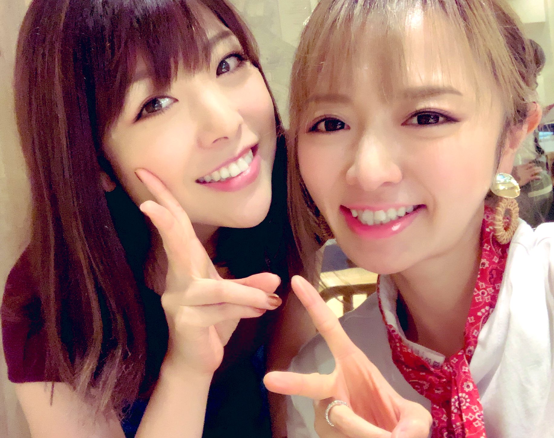 小川麻琴 同期の紺野あさ美ちゃんが第三子妊娠ということで こんちゃーん 本当におめでとう 暗いニュースが多い中で大切な仲間から幸せなお知らせ とても幸せな気持ちになりました 体調には気をつけて元気な赤ちゃんを産んでね T Co