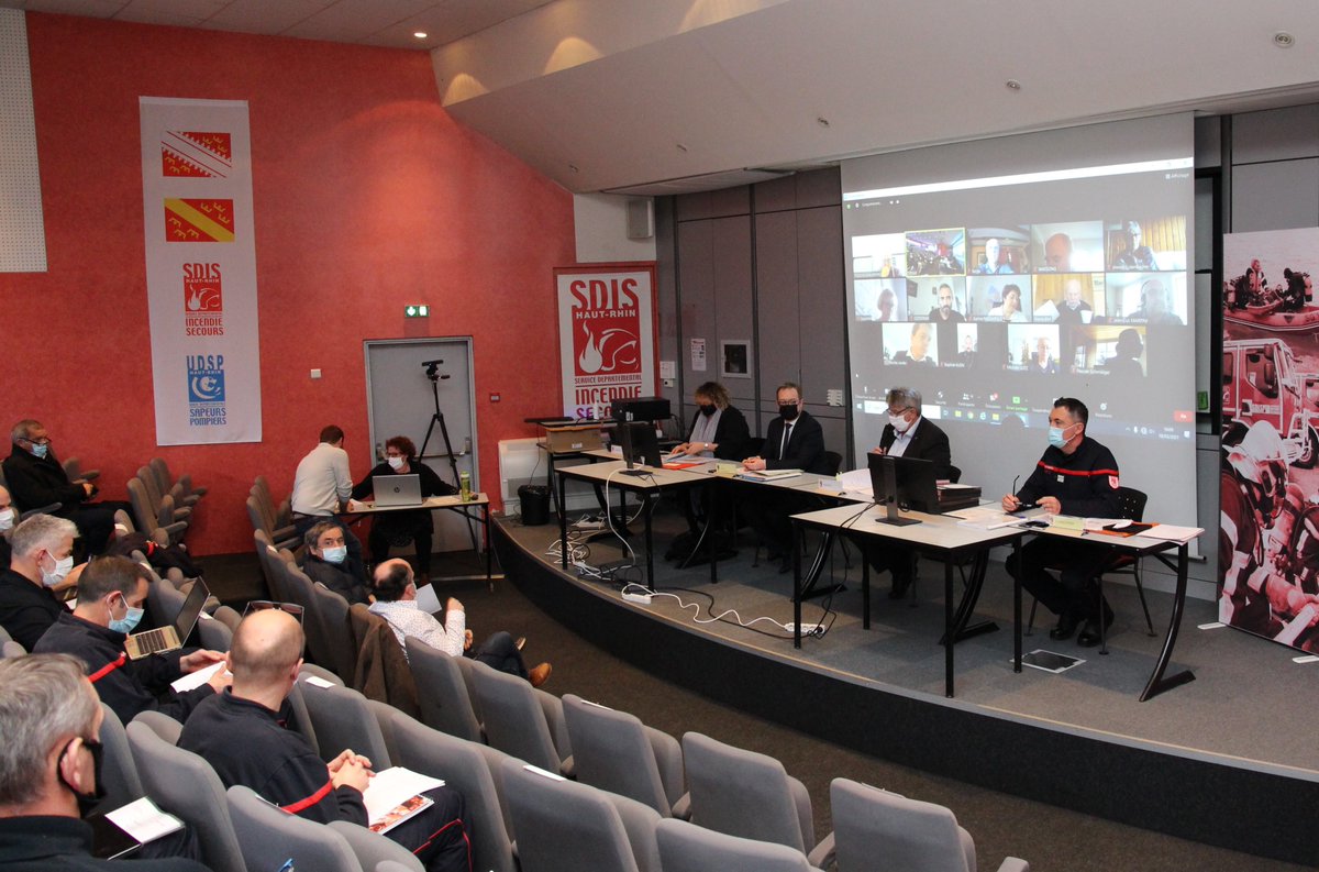 sdis68's tweet photo. 🧐Retour sur le CA du STIS 68 du18.03, en présence de Rémy With, Psdt du CASTIS, Fabien Sésé, Dir de cabinet du Préfet du Haut-Rhin, Lara Million, vice-psdte du CASTIS chargée des finances et du Colonel Patrice Gerber, Directeur dptl.
Ordre du jour 👉 https://t.co/L3dv7SzQqq https://t.co/dM9CQJogxG