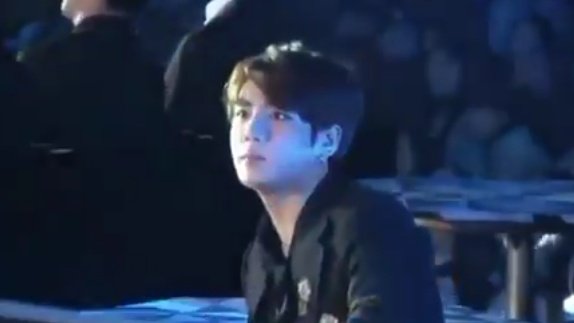 prkfairy's tweet photo. i refuse to believe this is jungkook and not seokjin
#ArmyConfessionTime https://t.co/hZNRq0C0IZ