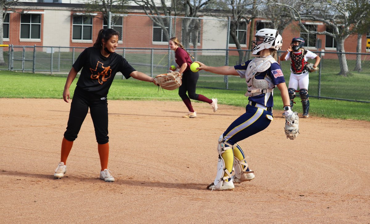 pgcamps's tweet photo. Few shots of some of the catchers working.... https://t.co/s8HHjxrMLd