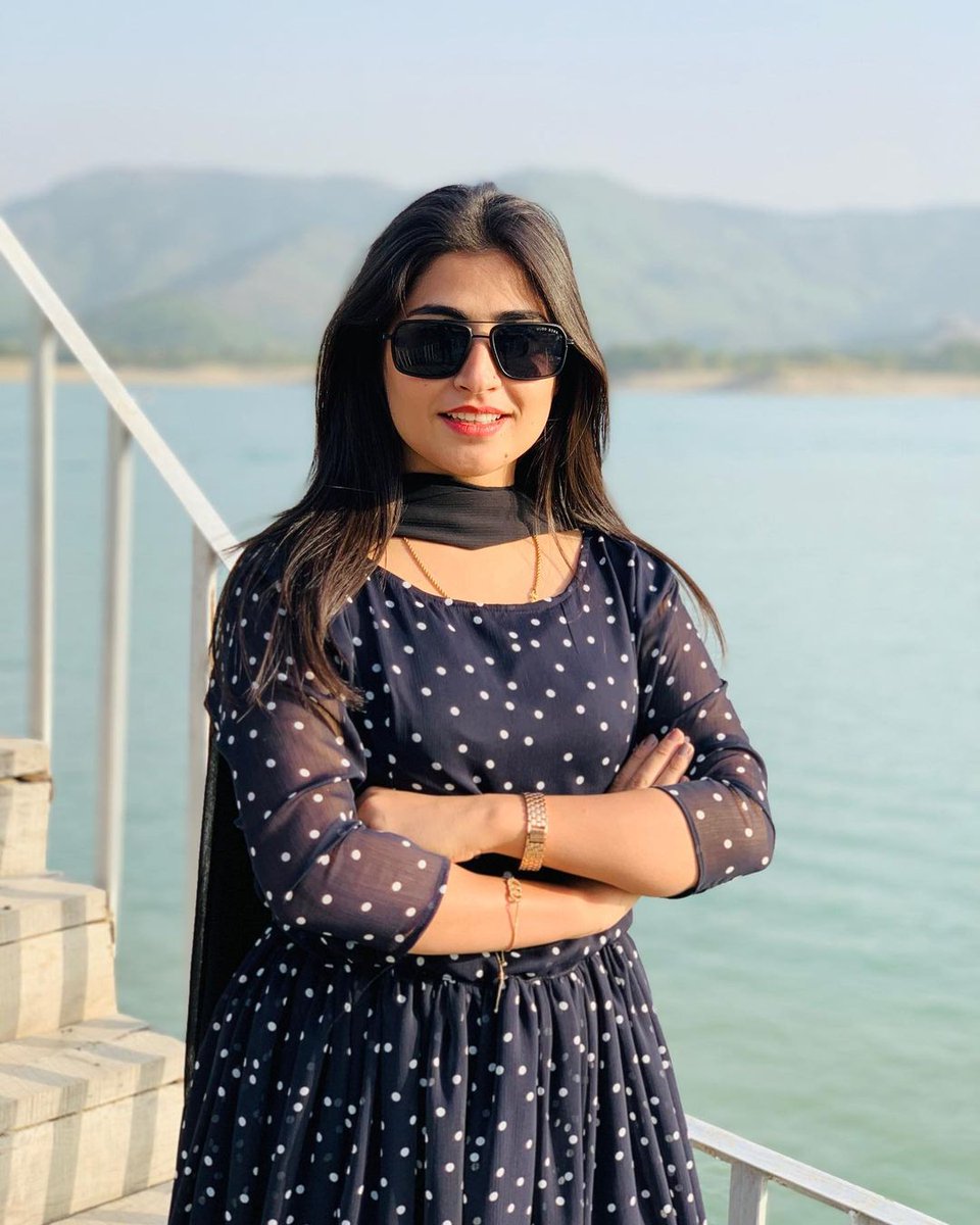 ShowbizAndNewz's tweet photo. #ZoiHashmi https://t.co/ZyfsPWn94q