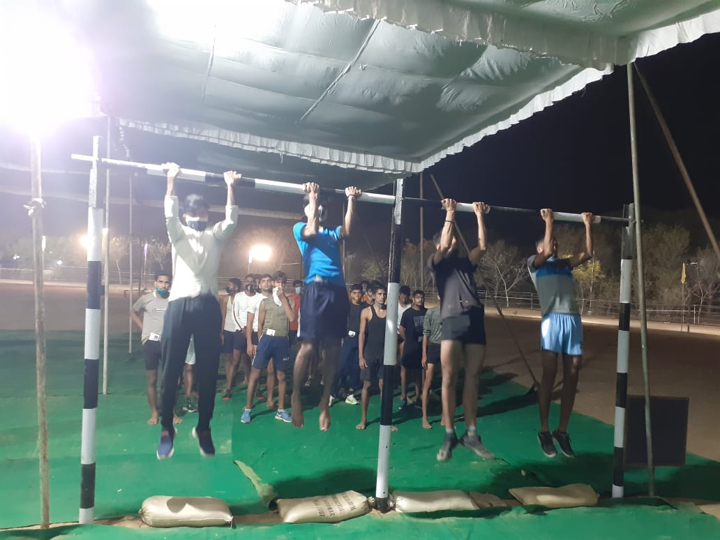 PRODefRjsthn's tweet image. #Armyrecruitmentrally #Jaipur underway. 28,395 candidates participated under strict #covid19protocols
Last week tests for #SoldierGD 
Last run 28th Mar for #RTJCOs Sep D Pharma &amp;amp; duplicate registration all trade
#Medical upto 31 Mar
@PIBJaipur @ROBRajasthan 
@adgpi 
@DDNational