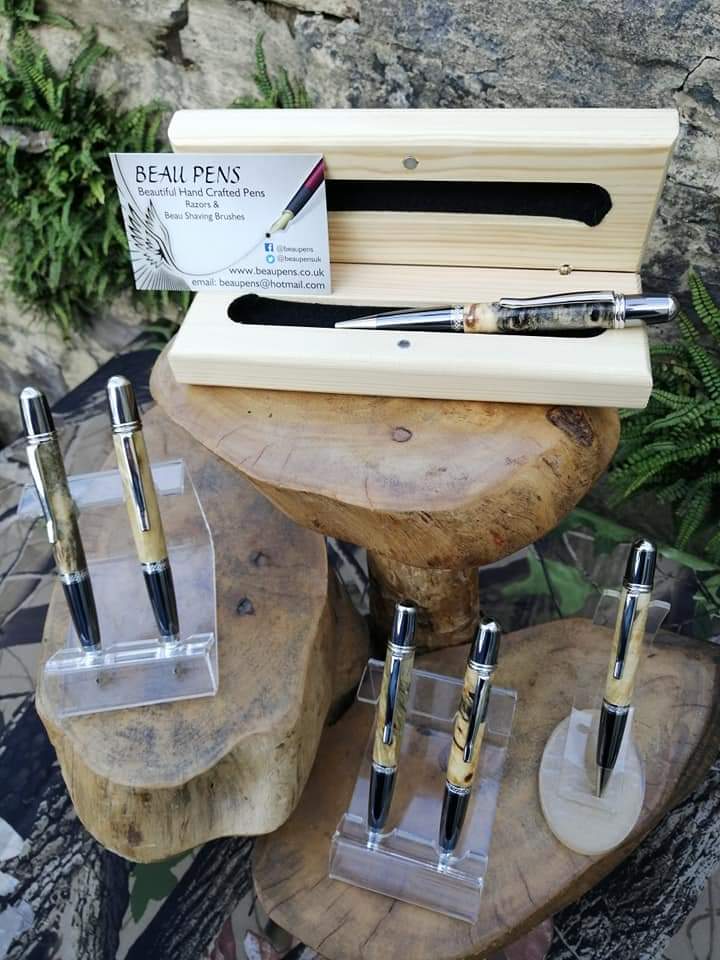 beaupensuk's tweet photo. Hi 👋 all 
These are Handmade Burl Wood Ballpoint Pens, comes with one of our Handmade Wood Boxes,  these are all been made by us @beaupensuk in our Lancashire workshop 
https://t.co/m1gYtliSEE 
These Handmade Pens are refillable 
Thank you for looking https://t.co/s5638nYVFm
