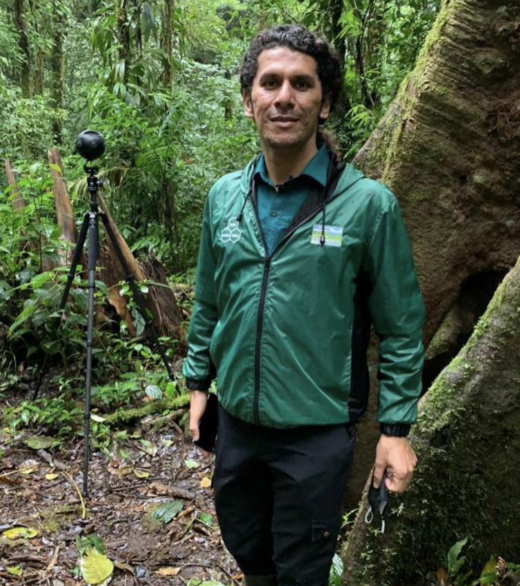 Overview Collective tweet media